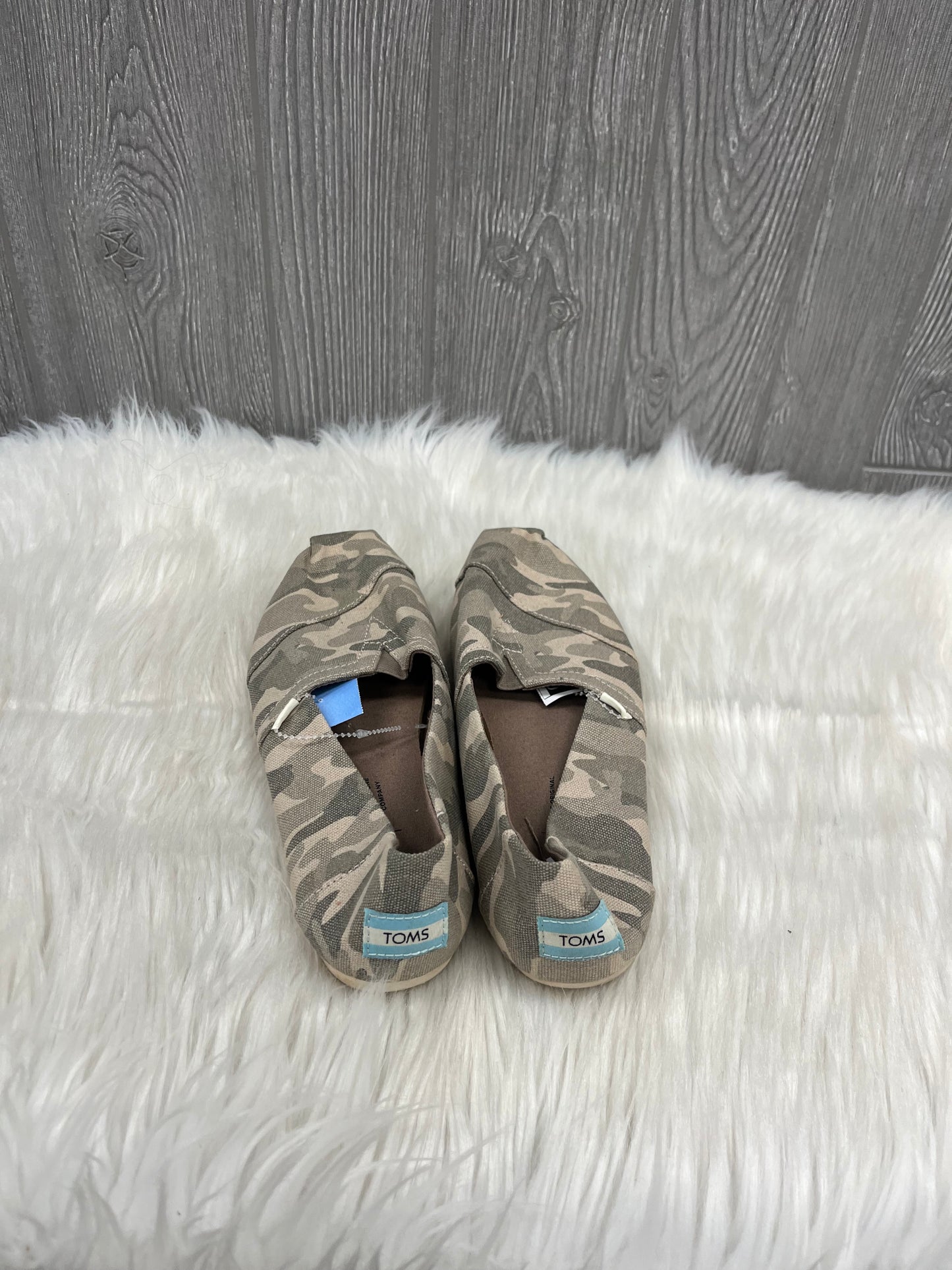 Shoes Flats By Toms In Camouflage Print, Size: 6.5