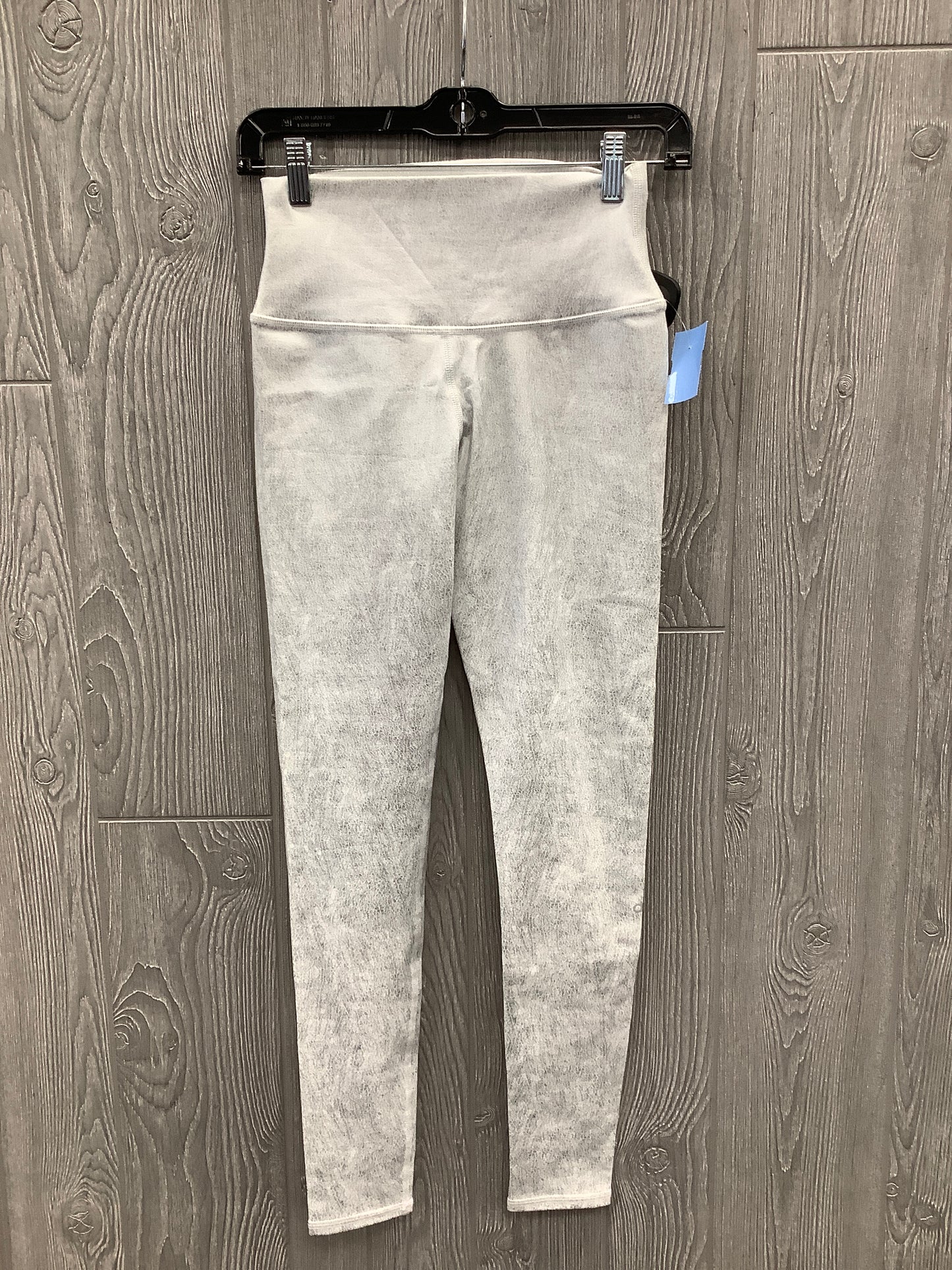 Athletic Leggings By Alo In Grey, Size: S