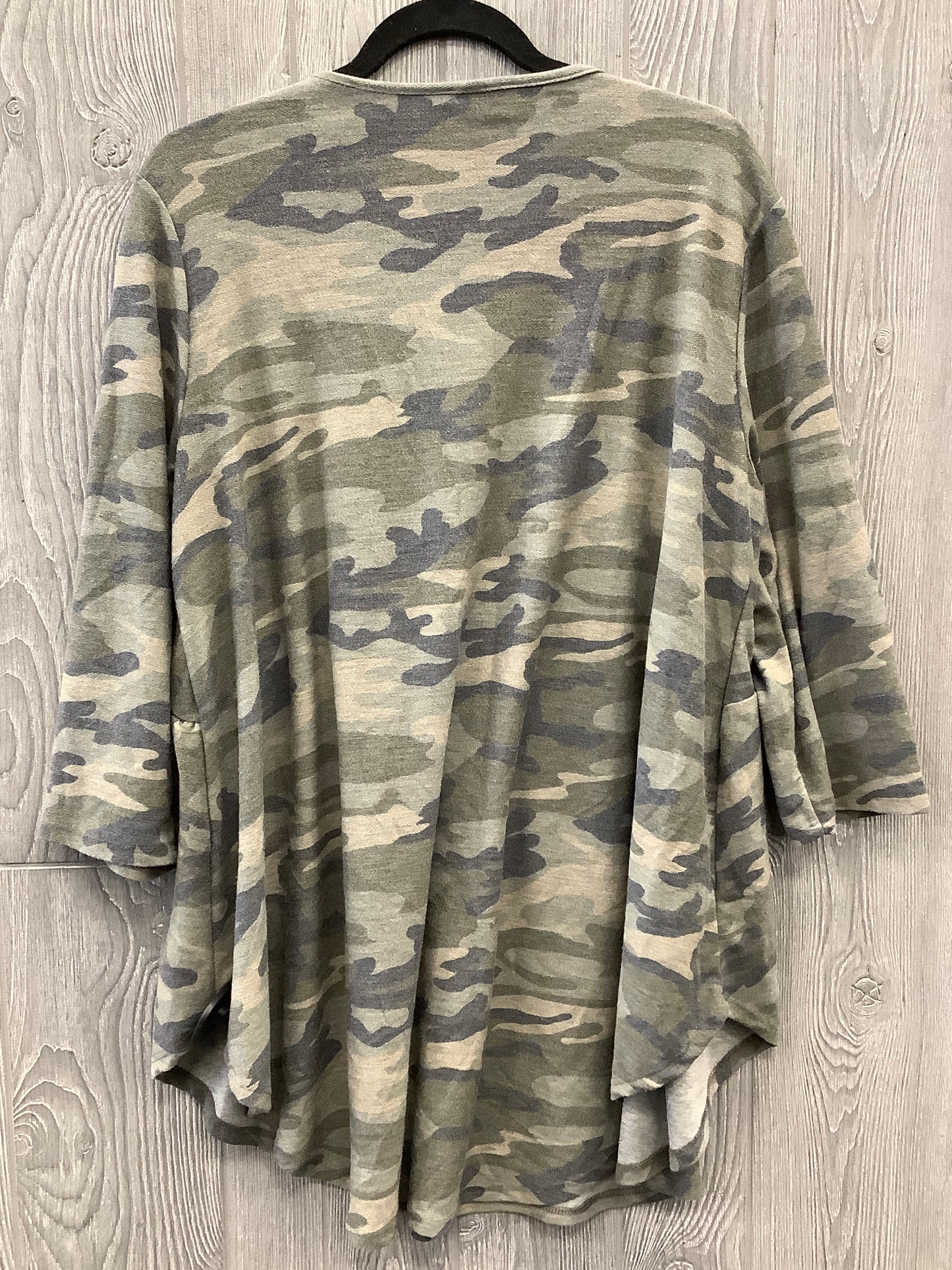 Top Long Sleeve By Heimish Usa In Camouflage Print, Size: 3x