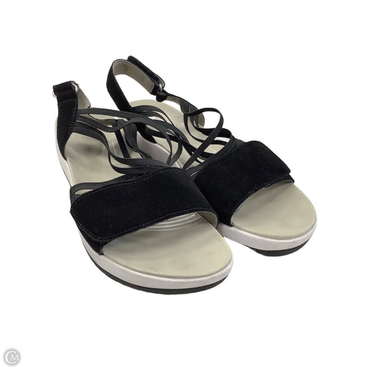 Sandals Flats By Clothes Mentor In Black & Grey, Size: 10.5