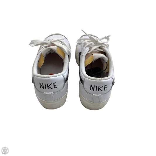 Shoes Sneakers By Nike In White, Size: 6.5