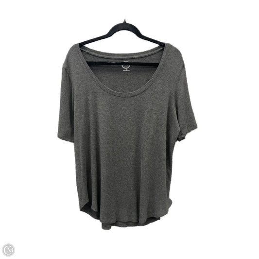 Top Short Sleeve By Maurices In Grey, Size: Xl