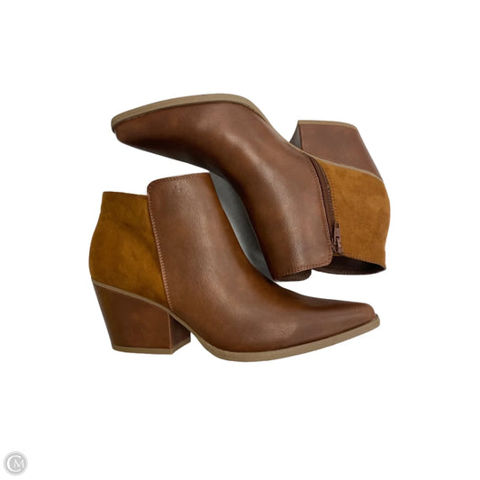 Boots Ankle Flats By Clothes Mentor In Brown, Size: 9.5