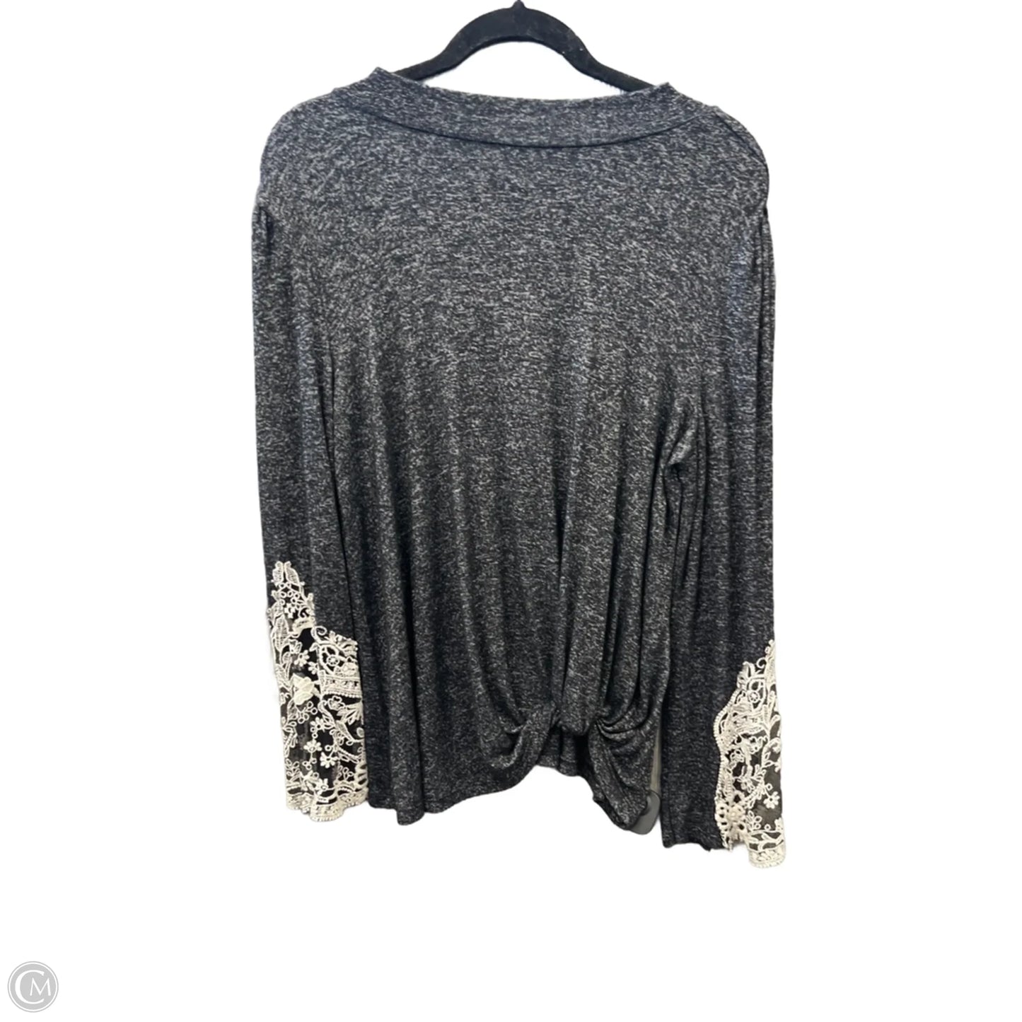 Top Long Sleeve By Maurices In Grey, Size: L
