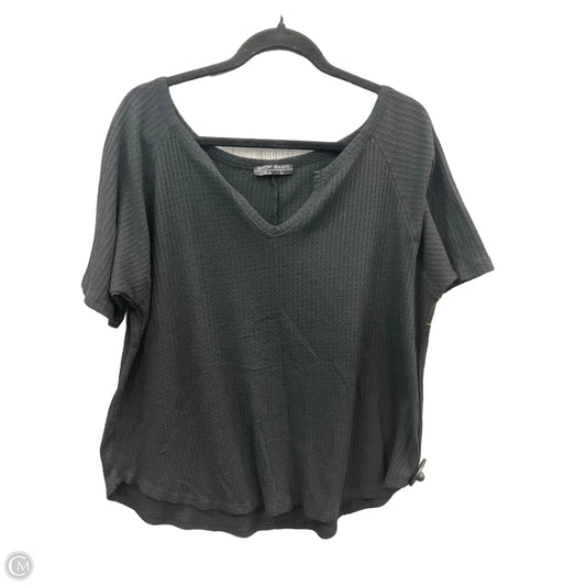 Top Short Sleeve By Clothes Mentor In Black, Size: L