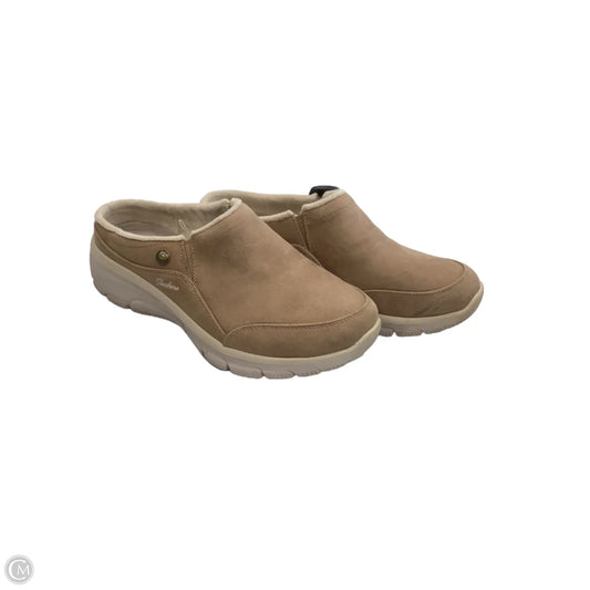 Shoes Flats By Skechers In Brown, Size: 8