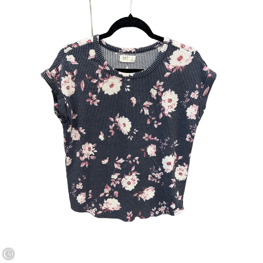 Top Short Sleeve By Maurices In Purple, Size: Xs