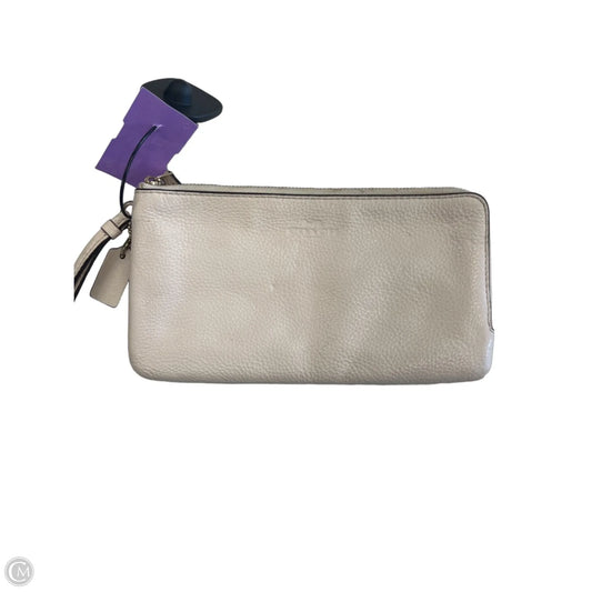 Wristlet Designer By Coach, Size: Medium