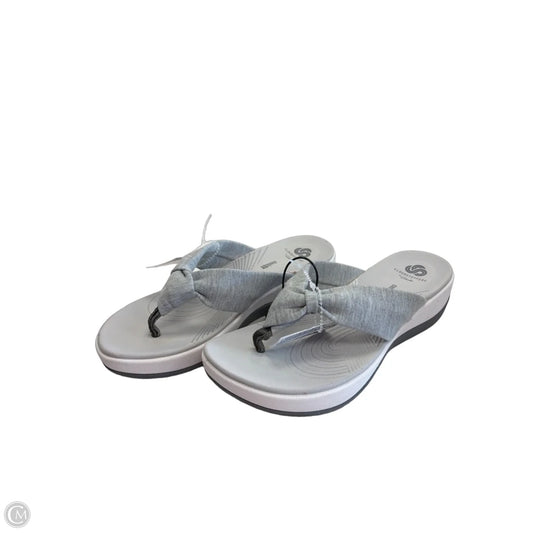 Sandals Flats By Clarks In Grey, Size: 8