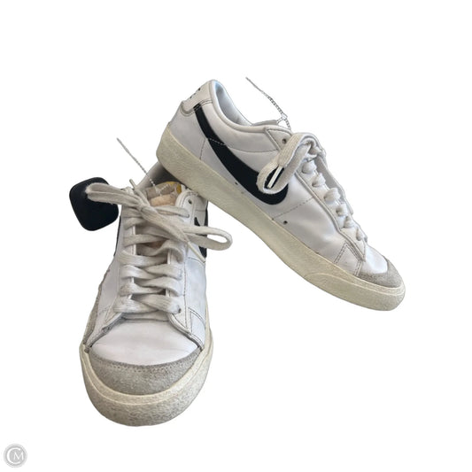 Shoes Sneakers By Nike In White, Size: 6.5
