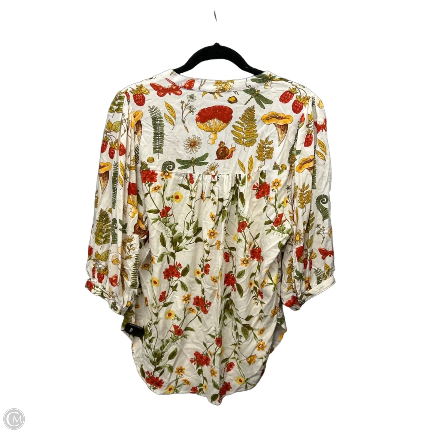 Top Short Sleeve By Clothes Mentor In Cream, Size: M