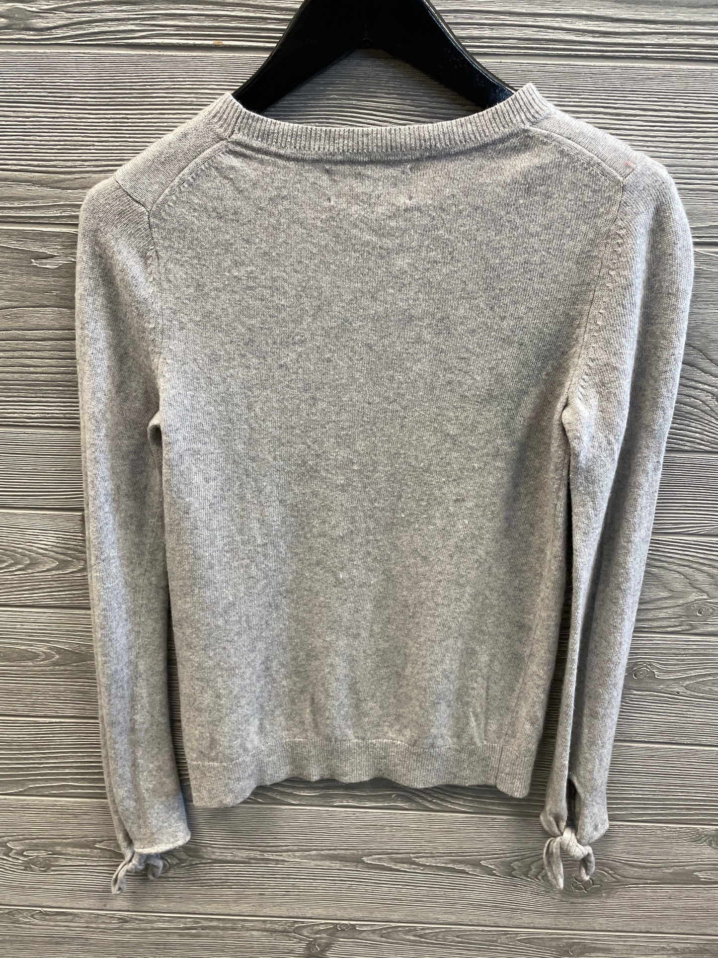 Top Long Sleeve By Banana Republic In Grey, Size: Xs