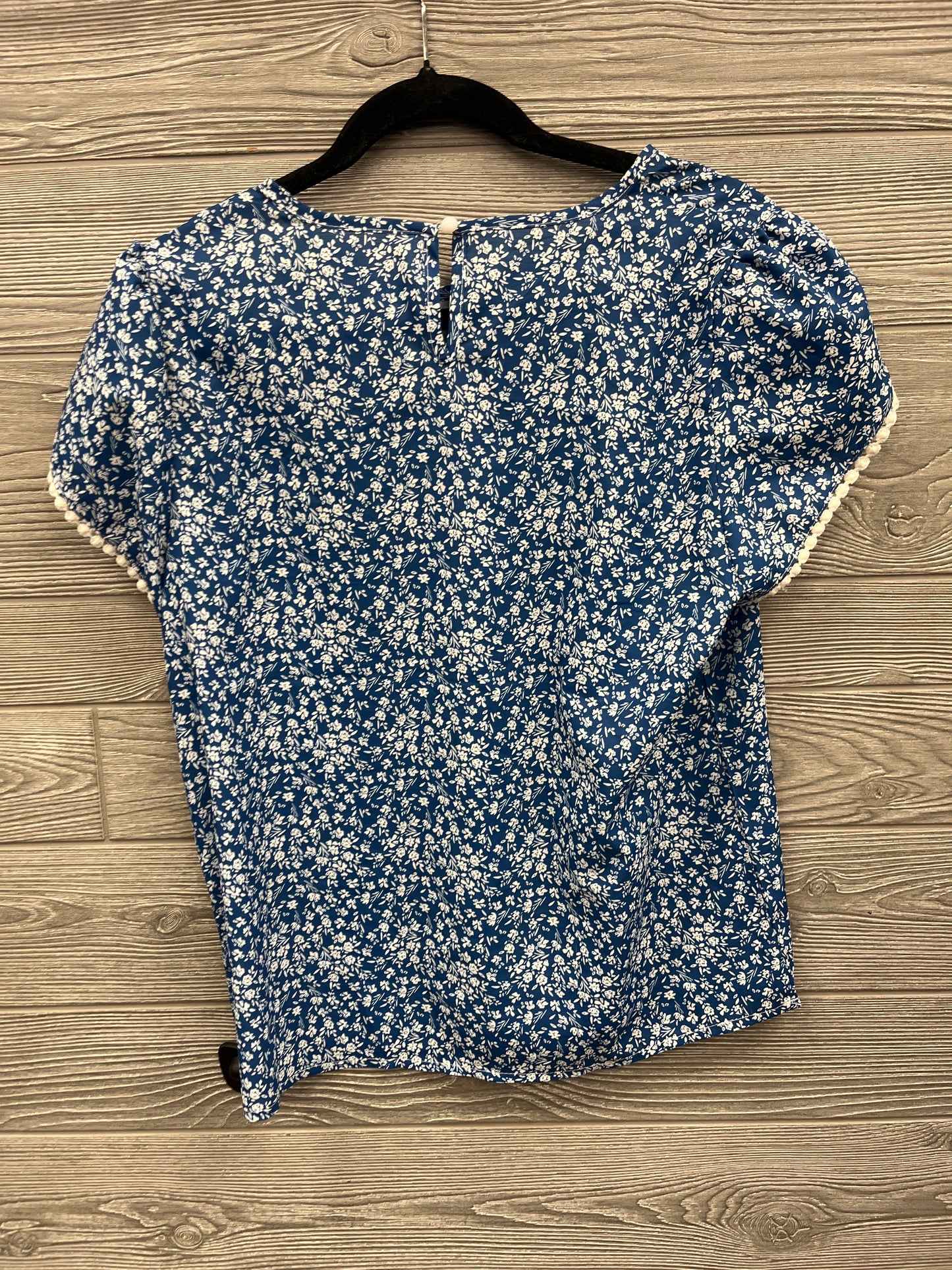 Top Short Sleeve By Clothes Mentor In Blue, Size: M