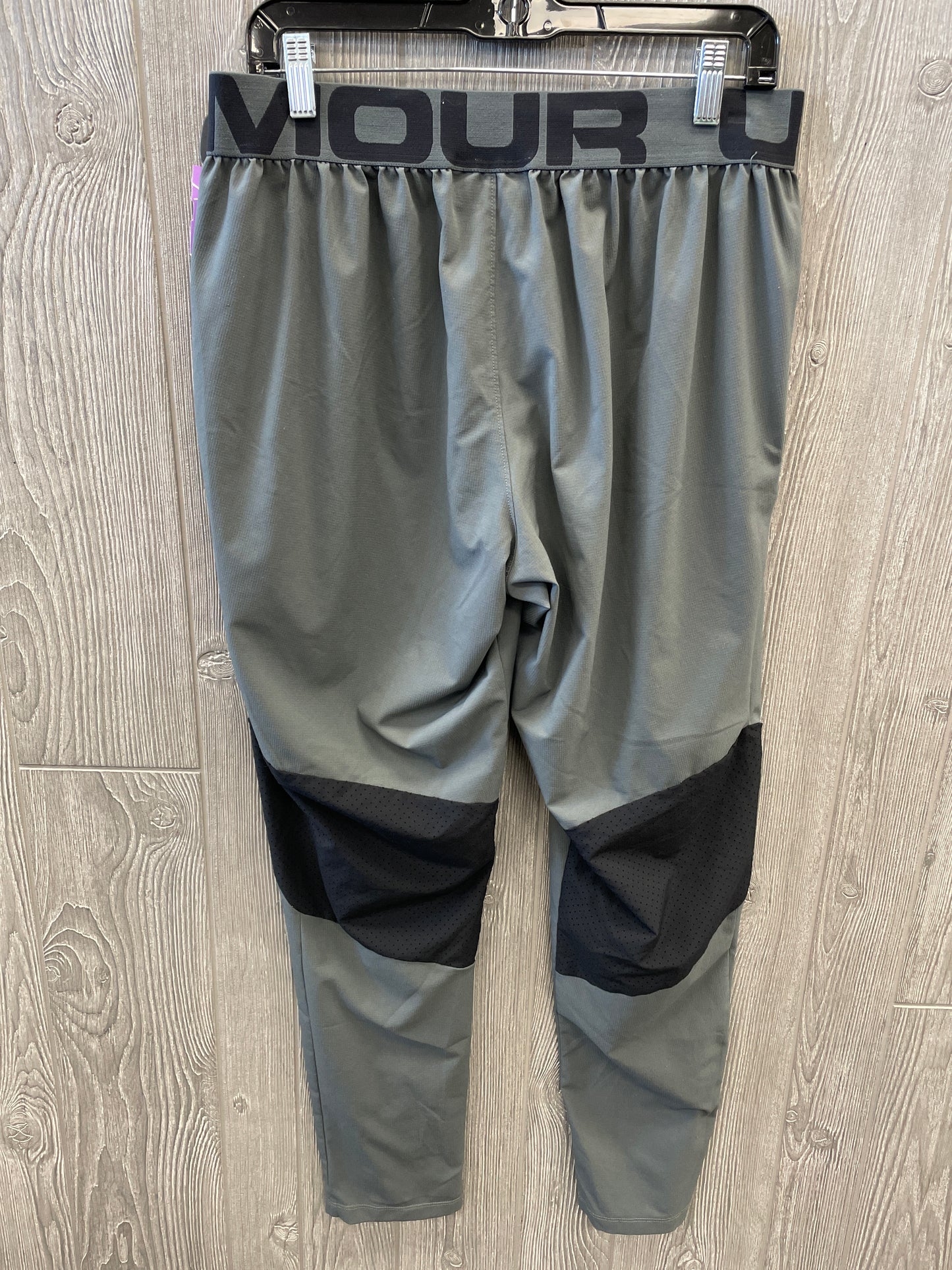 Athletic Leggings By Under Armour In Grey, Size: L