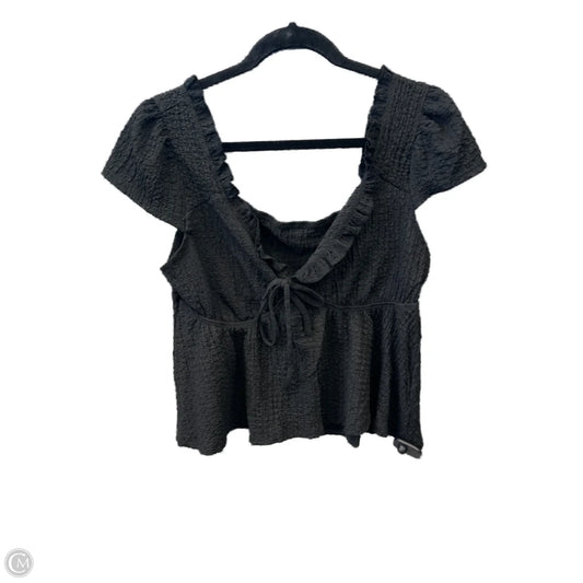 Top Short Sleeve By Shein In Black, Size: L