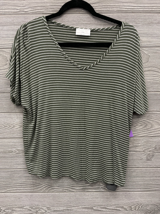 Top Short Sleeve By Clothes Mentor In Green, Size: M