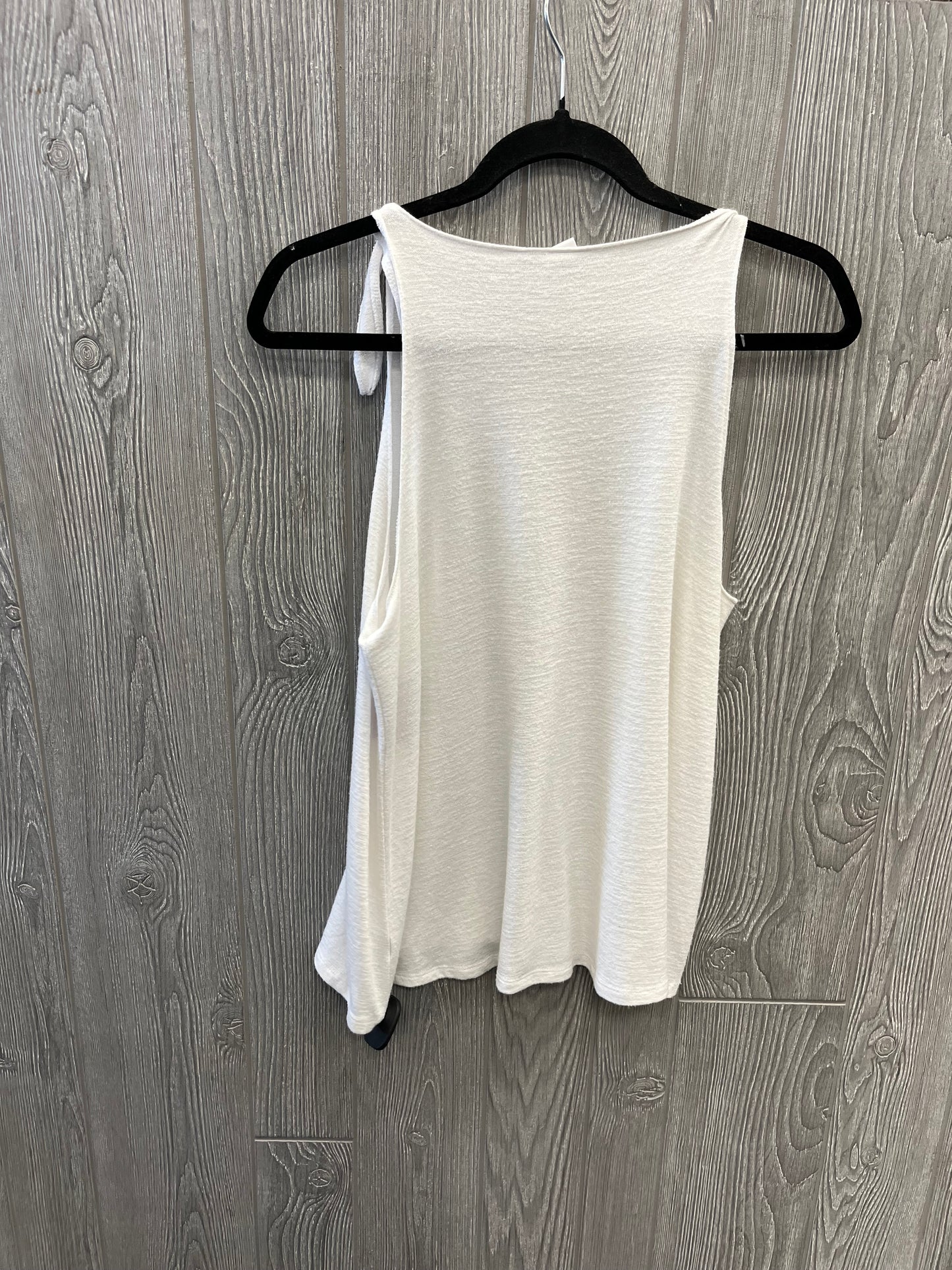 White Top Sleeveless Gap, Size M