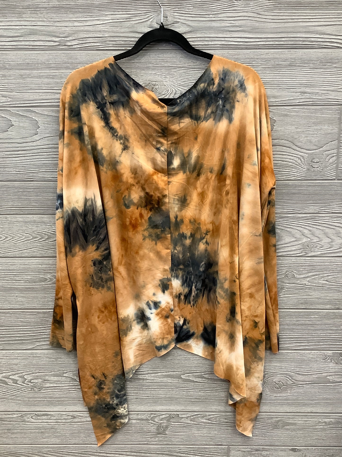 Top Long Sleeve By Clothes Mentor In Orange, Size: M