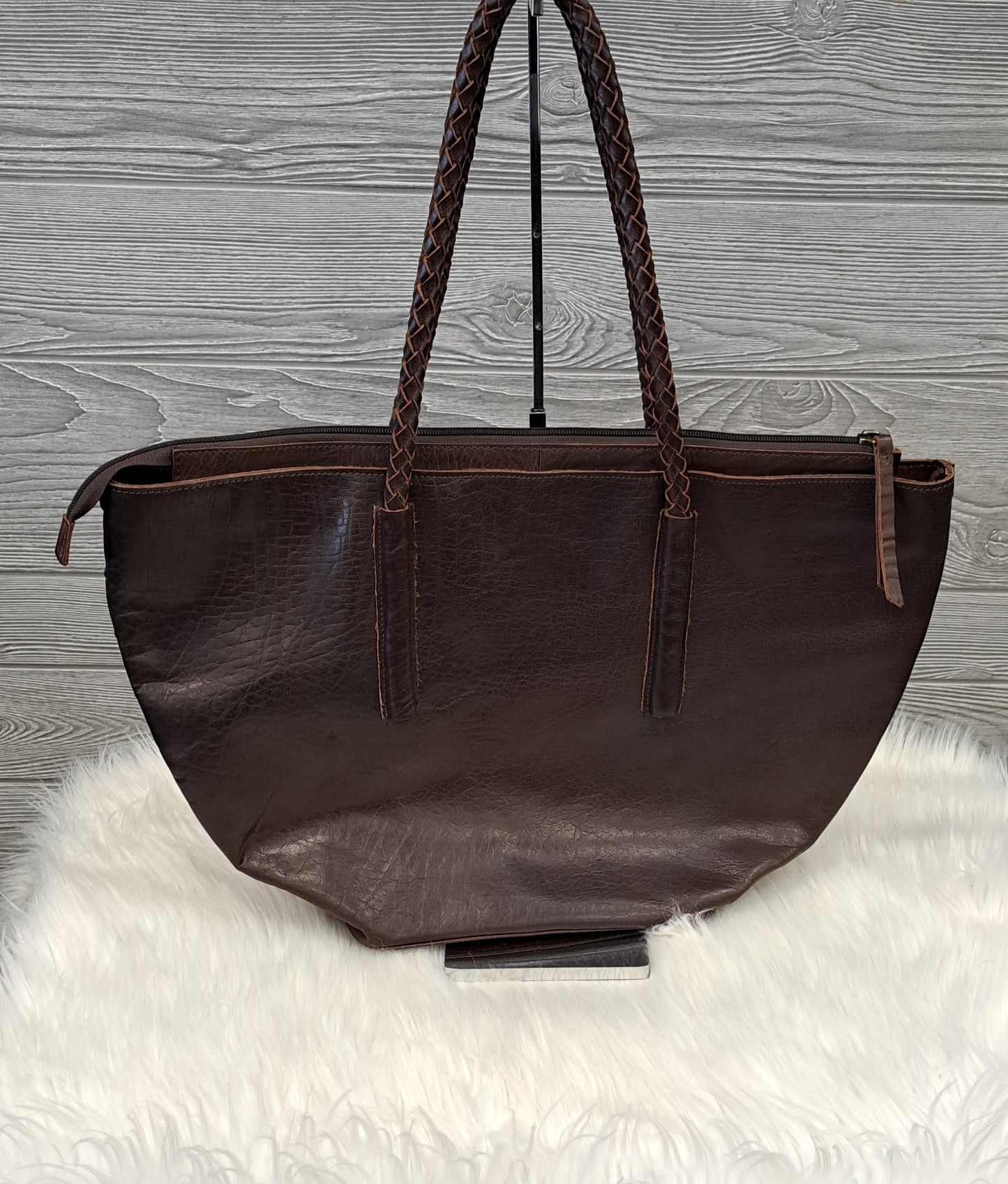 Handbag Leather By Clothes Mentor, Size: Large