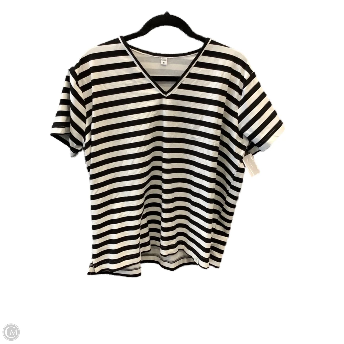 Top Short Sleeve By Clothes Mentor In Black & White, Size: M
