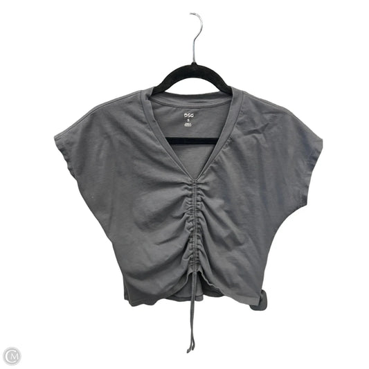 Top Short Sleeve By Dsg Outerwear In Grey, Size: S
