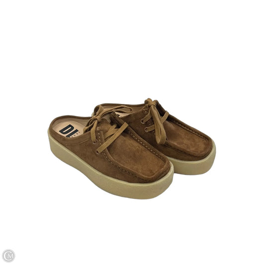 Shoes Flats By Dirty Laundry In Brown, Size: 6.5