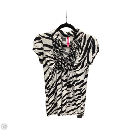 Top Short Sleeve By Clothes Mentor In Black & Grey, Size: S