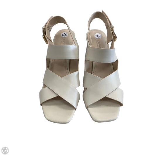 Shoes Heels Block By Liverpool In Cream, Size: 10