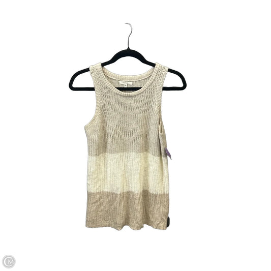 Top Sleeveless By Maurices In Beige, Size: M