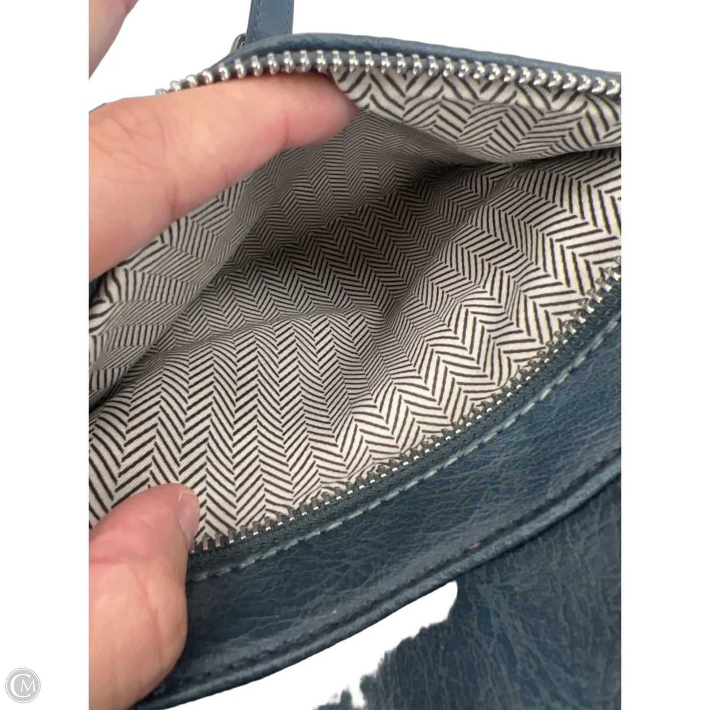 Crossbody By Clothes Mentor, Size: Medium