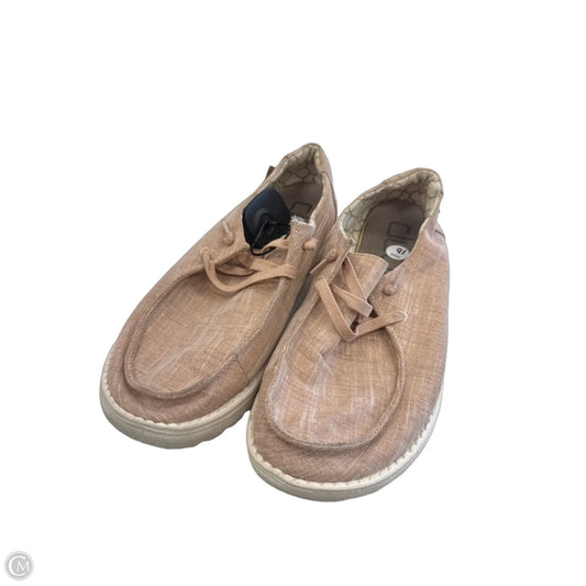 Shoes Flats By Hey Dude In Peach, Size: 10