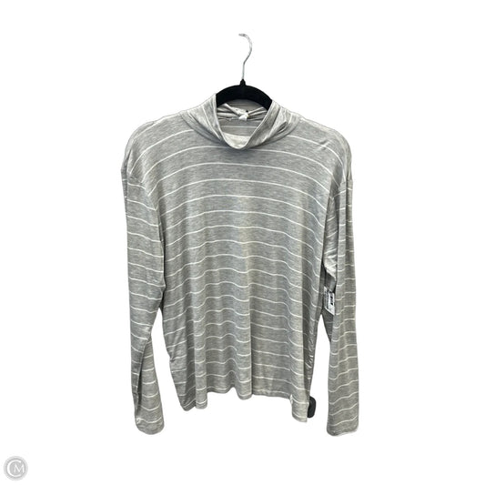 Top Long Sleeve By Clothes Mentor In Grey & White, Size: M