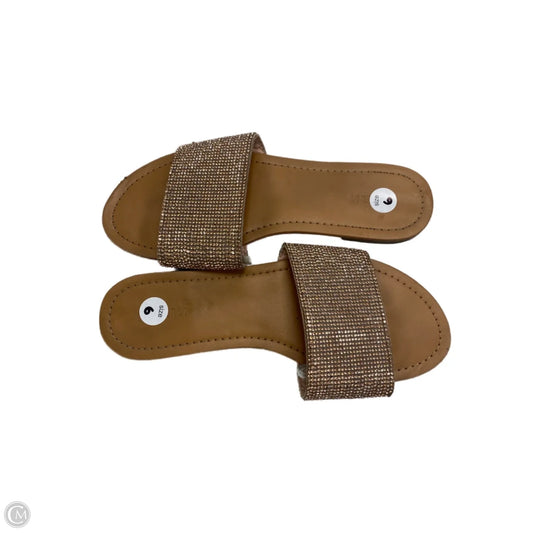 Sandals Flats By Clothes Mentor In Beige, Size: 6