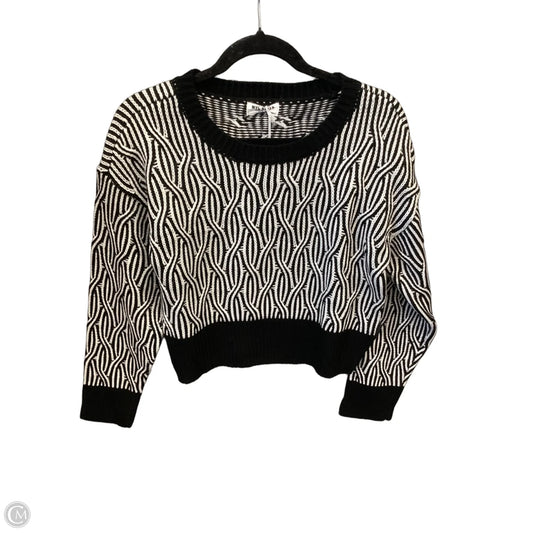 Sweater By Clothes Mentor In Black & White, Size: M