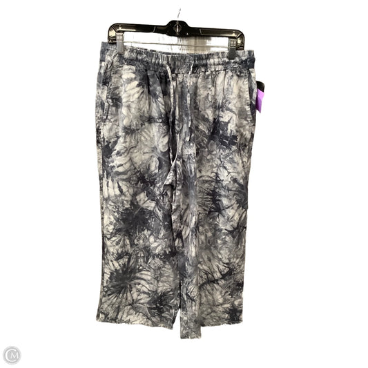 Capris By Clothes Mentor In Grey, Size: L