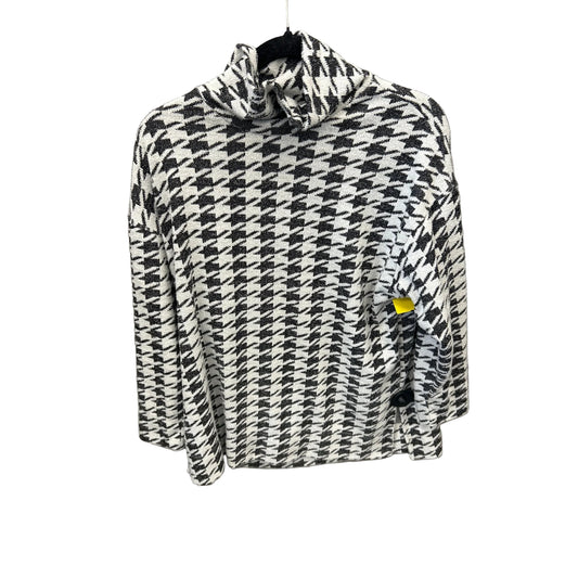 Top Long Sleeve By Chicos In Black & White, Size: M