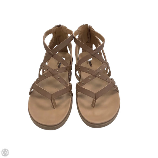 Sandals Flats By Clothes Mentor In Beige, Size: 7