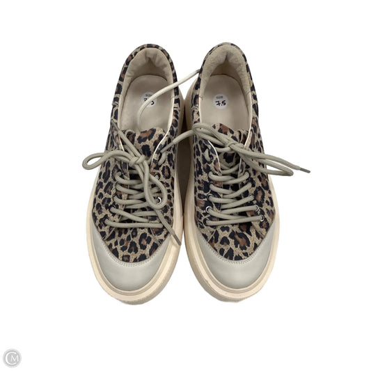 Shoes Sneakers By Clothes Mentor In Animal Print, Size: 7.5
