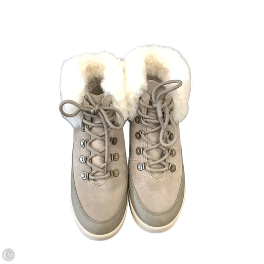 Boots Snow By Koolaburra By Ugg In Grey, Size: 10