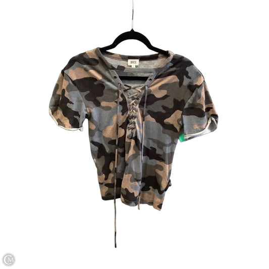 Top Short Sleeve By Bke In Camouflage Print, Size: S