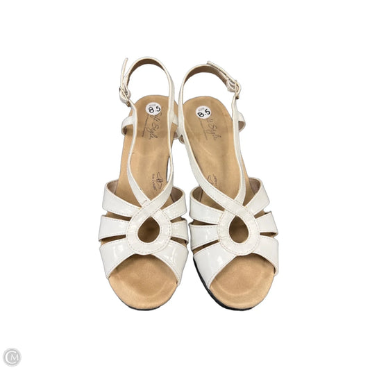 Sandals Flats By Hush Puppies In White, Size: 8.5