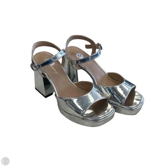 Sandals Heels Block By Jelly Pop In Silver, Size: 7.5