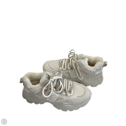 Shoes Sneakers Platform By Clothes Mentor In Cream, Size: 11