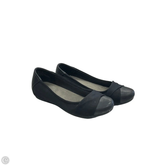 Shoes Flats By Bare Traps In Black, Size: 7