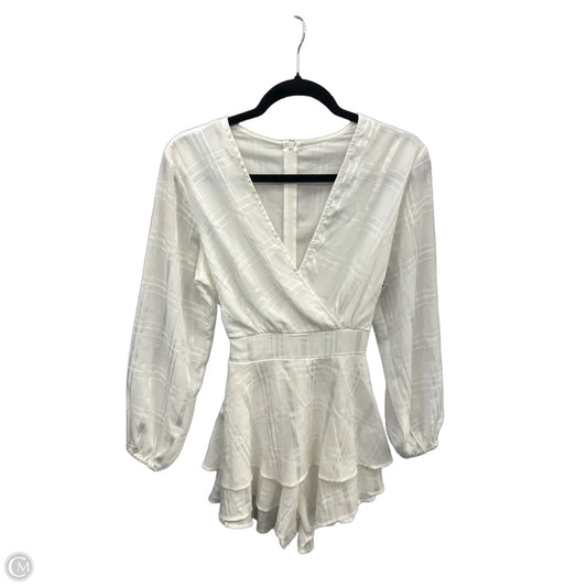 Dress Casual Short By Clothes Mentor In White, Size: S
