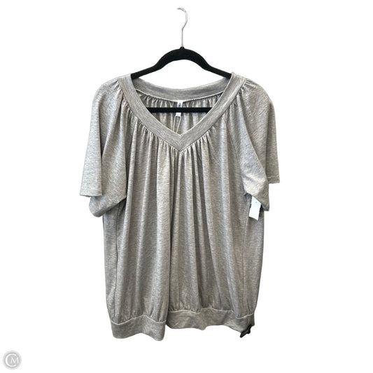 Top Short Sleeve By Dokotoo In Grey, Size: Xl