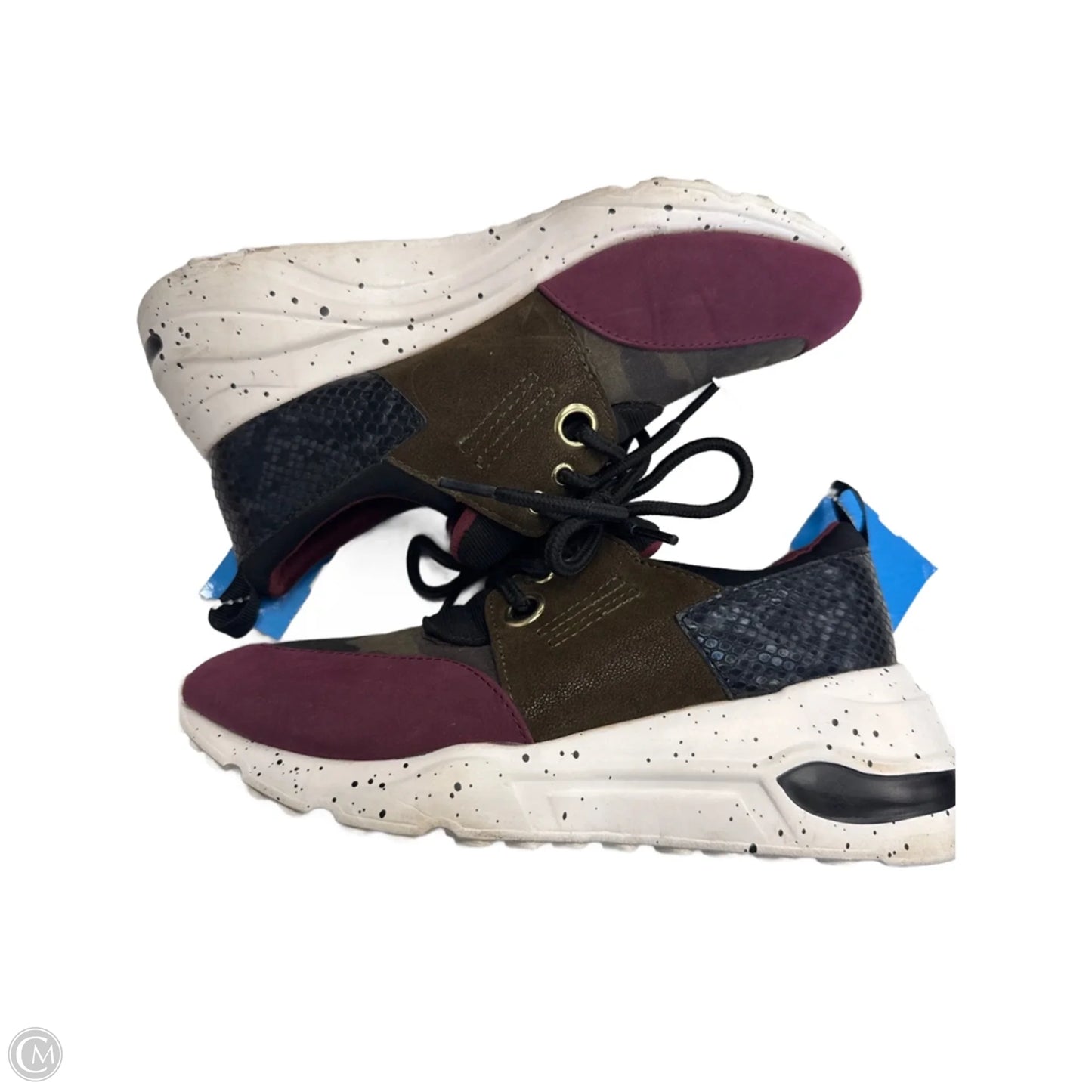 Shoes Athletic By Mad Love In Red, Size: 8