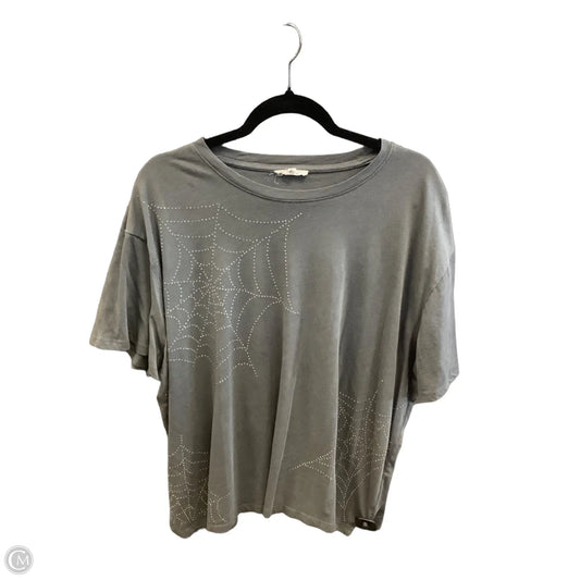 Top Short Sleeve By Maurices In Grey, Size: 2x