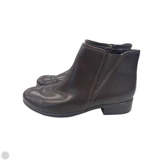 Boots Ankle Flats By Clothes Mentor In Brown, Size: 9.5