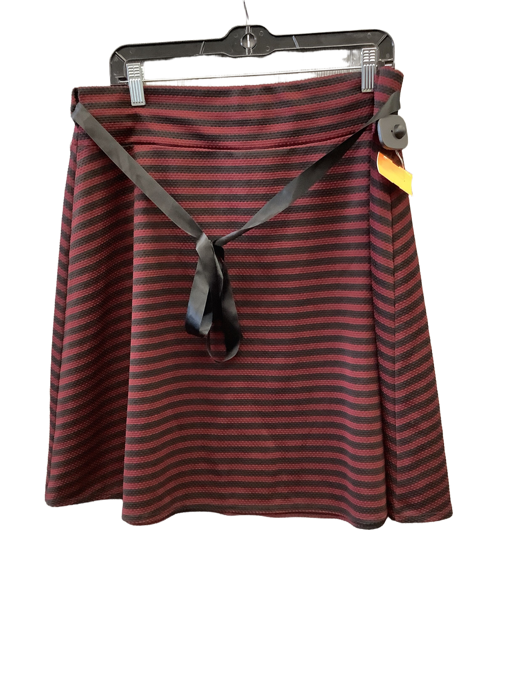 Skirt Midi By Clothes Mentor  Size: 14